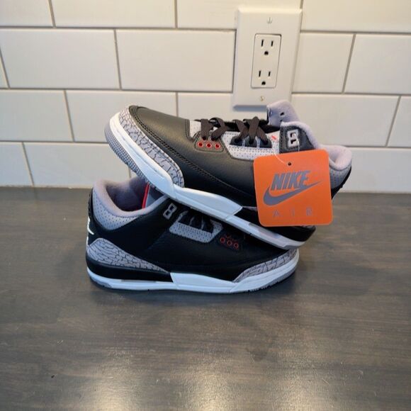 Air Jordan 3 - Black Cement - GS - Size 4y (Women’s 5.5) - Picture 2 of 7